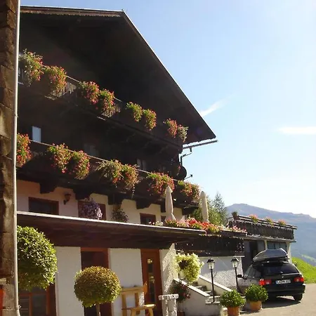 Ferienhof-oberer-gollmitzer-2-5-km-oberhalb-von-heiligenblut-ruhige-sonnige-lage-glocknerblick