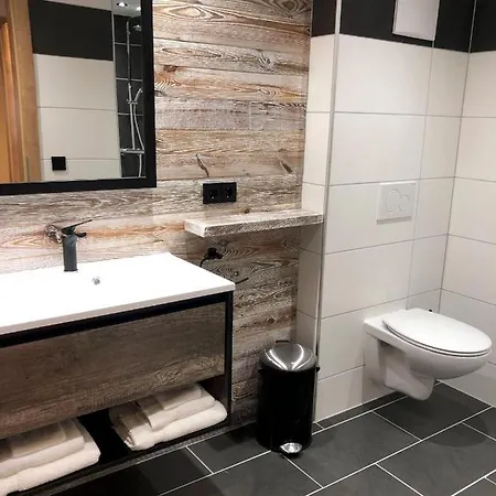 別荘 Ferienhof-oberer-gollmitzer-2-5-km-oberhalb-von-heiligenblut-ruhige-sonnige-lage-glocknerblick