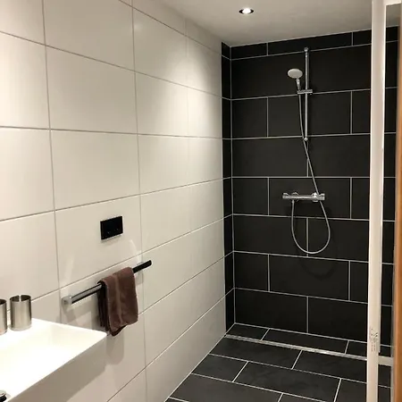 Ferienhof-oberer-gollmitzer-2-5-km-oberhalb-von-heiligenblut-ruhige-sonnige-lage-glocknerblick בית נופש