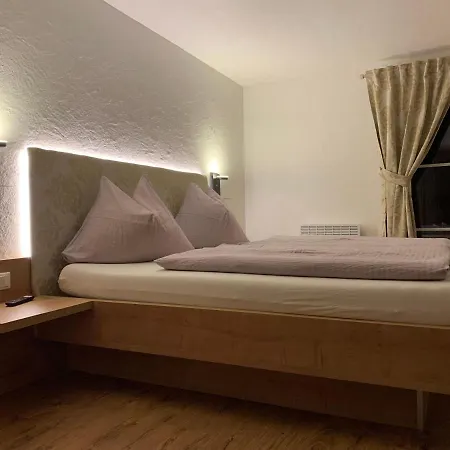 Ferienhof-oberer-gollmitzer-2-5-km-oberhalb-von-heiligenblut-ruhige-sonnige-lage-glocknerblick 別荘 ハイリゲンブルート