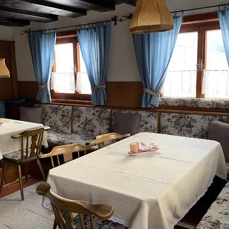 Ferienhof-oberer-gollmitzer-2-5-km-oberhalb-von-heiligenblut-ruhige-sonnige-lage-glocknerblick היליגנבלוט