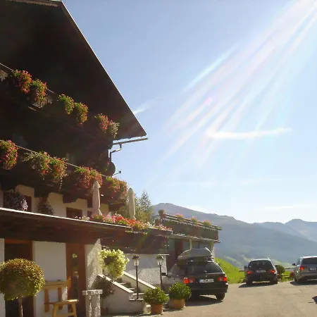 Ferienhof-oberer-gollmitzer-2-5-km-oberhalb-von-heiligenblut-ruhige-sonnige-lage-glocknerblick *