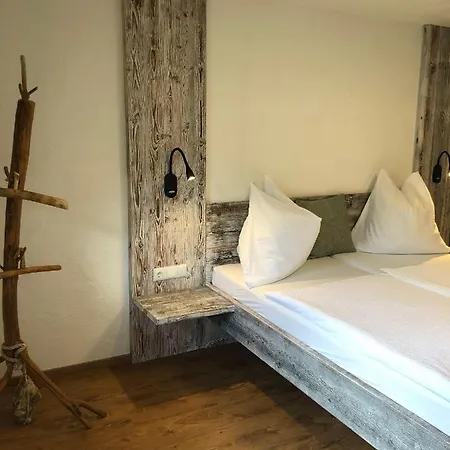 Ferienhof-oberer-gollmitzer-2-5-km-oberhalb-von-heiligenblut-ruhige-sonnige-lage-glocknerblick *